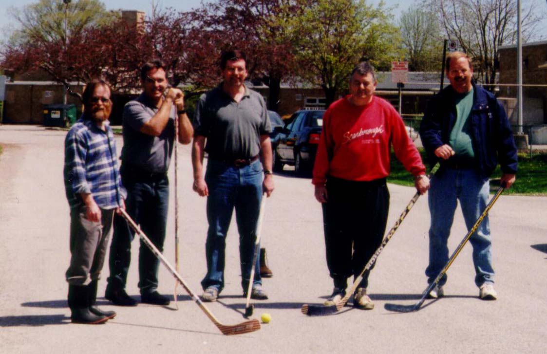 60hockey.JPG (100390 bytes)
