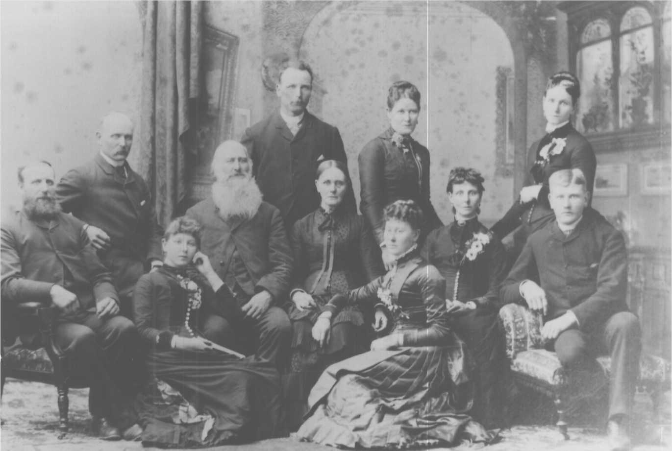 and_annis_family.jpg (70765 bytes)